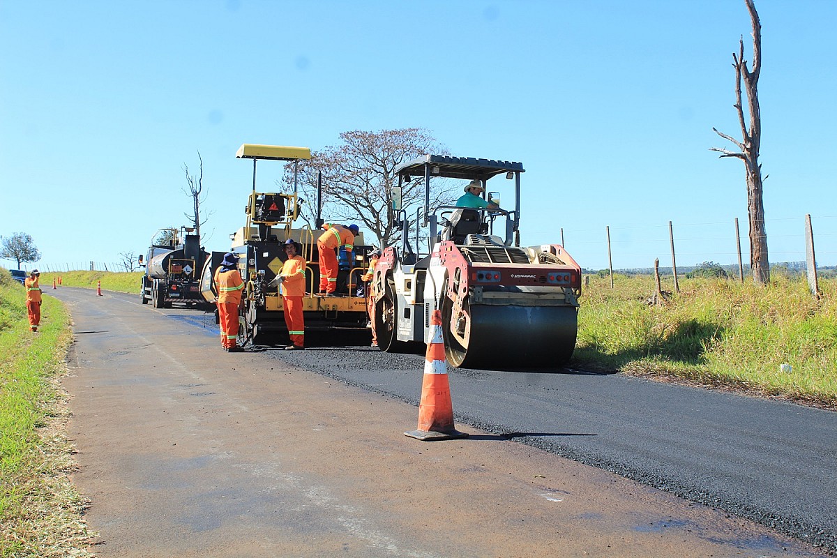 Estrada da Ponte Alta é recapeada pela Prefeitura de Avaré