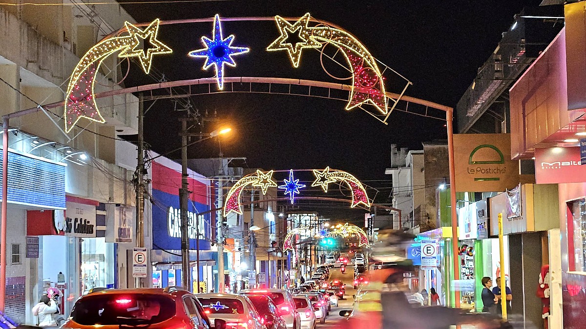 Avaré entra no clima de Natal com decoração em ruas do centro