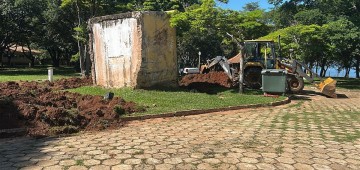 Camping continua fechado para reparo em bomba e encanamento