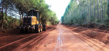 Estrada rural na Ponte Alta é alargada pela Prefeitura de Avaré