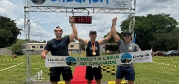 Maratonista de Avaré vence prova de resistência nas montanhas de Minas Gerais