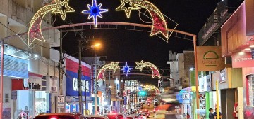 Avaré entra no clima de Natal com decoração em ruas do centro