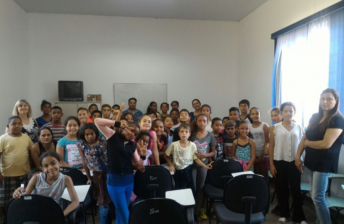 Alunos participam de atividades de educação ambiental