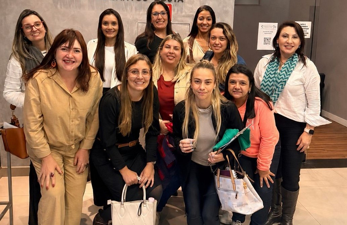 Assistentes sociais de Avaré participam de seminário em Bauru