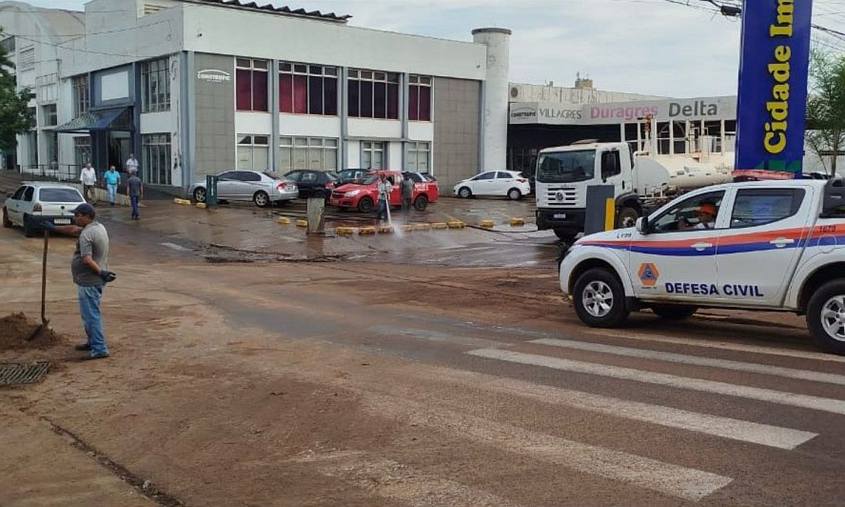 Avaré contabiliza estragos após forte chuva deste domingo (30)