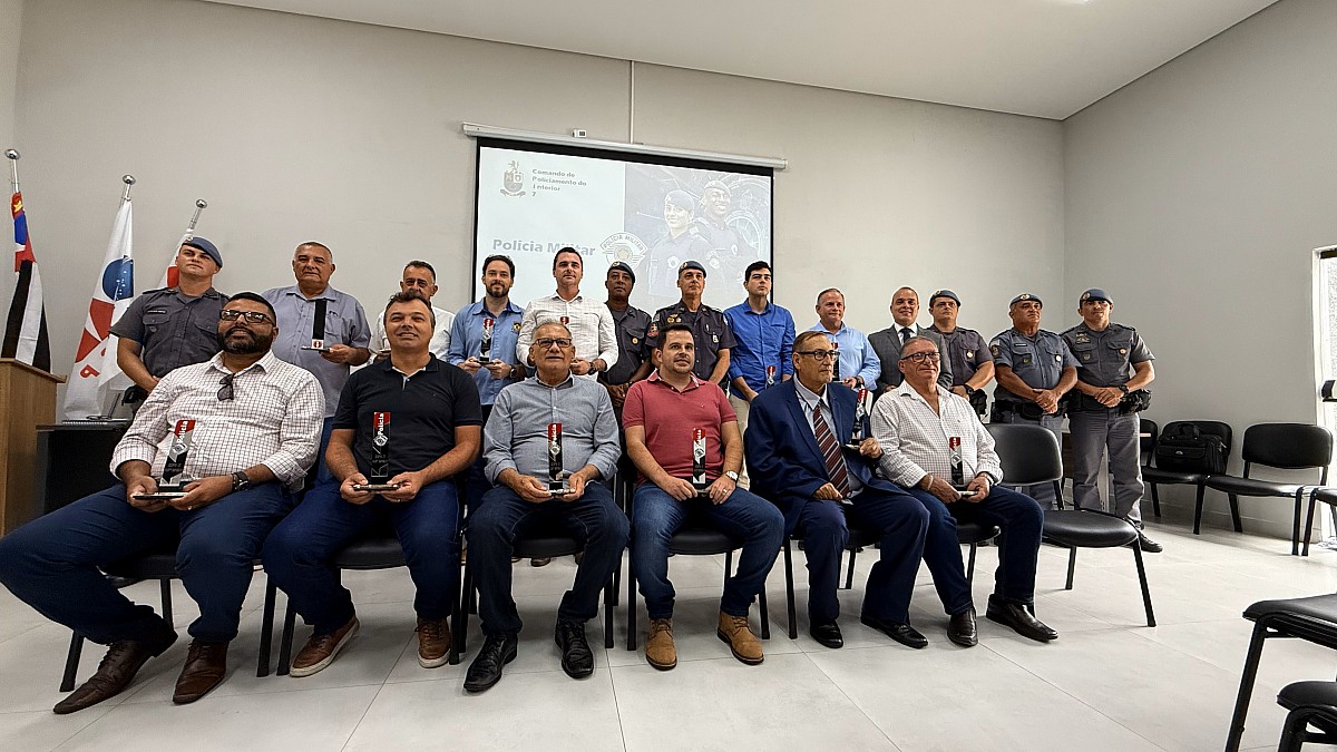 Avaré recebe autoridades para fortalecer parceria com a Polícia Militar e discutir segurança pública Avaré recebe autoridades para fortalecer parceria com a Polícia Militar e discutir segurança pública
