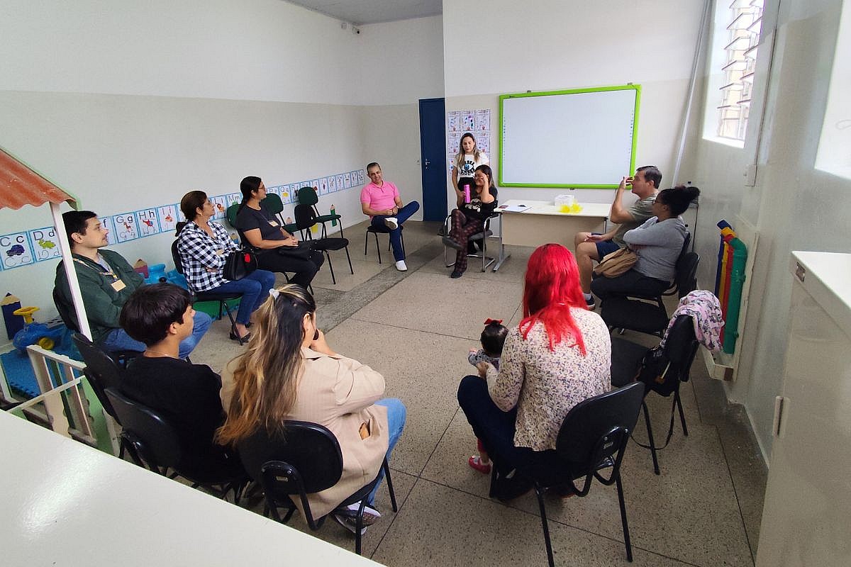 “Cuidando de Quem Cuida”: grupo oferece apoio emocional a quem dedica a vida aos cuidados de crianças com deficiência “Cuidando de Quem Cuida”: grupo oferece apoio emocional a quem dedica a vida aos cuidados de crianças com deficiência