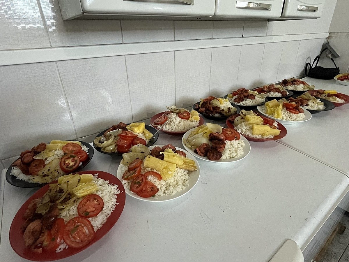 Horta Solidária incentiva plantio de alimentos orgânicos na Casa de Passagem