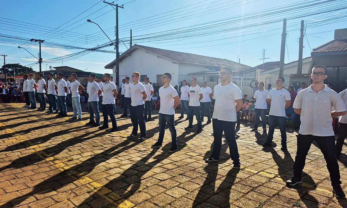 Início das atividades no Tiro de Guerra: jovens atiradores iniciam jornada de formação militar Início das atividades no Tiro de Guerra: jovens atiradores iniciam jornada de formação militar