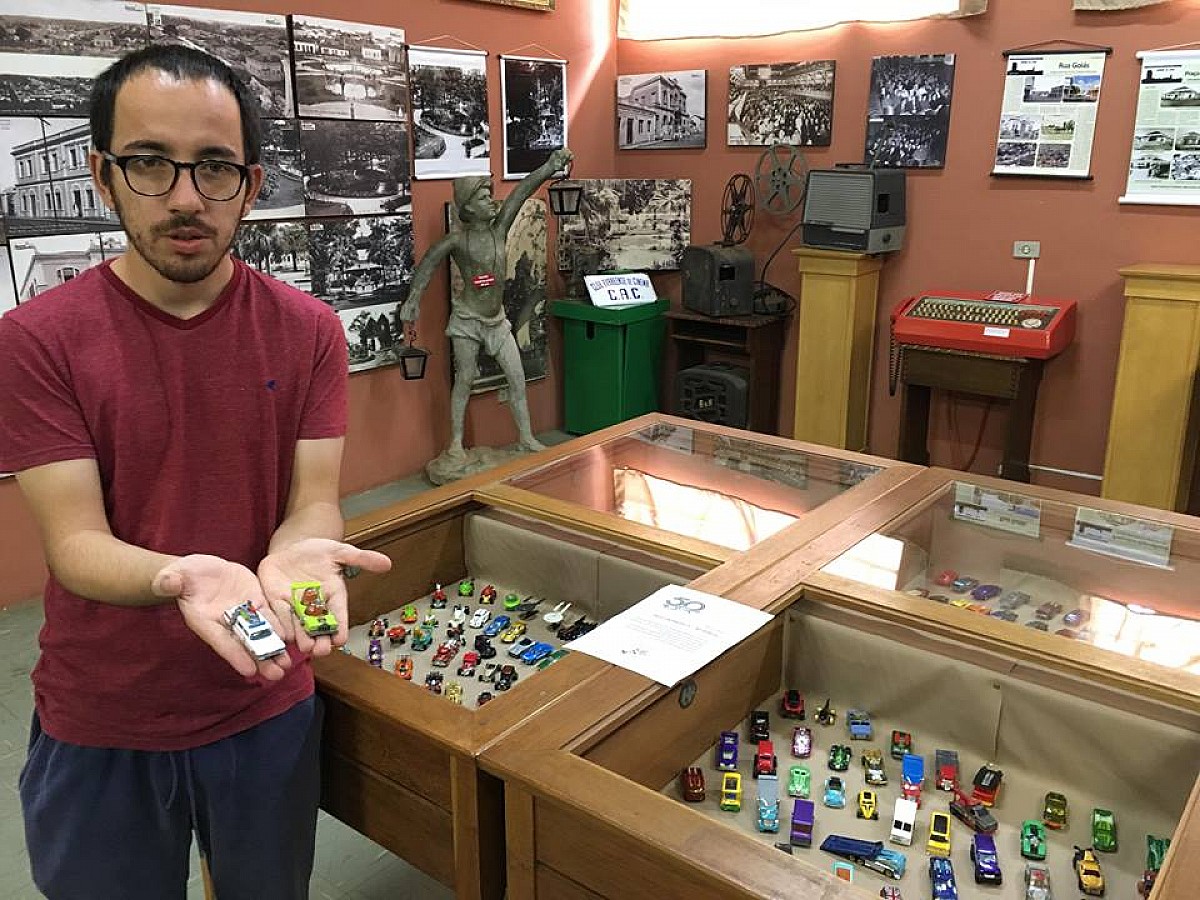 Museu exibe coleção de carros em miniatura Museu exibe coleção de carros em miniatura
