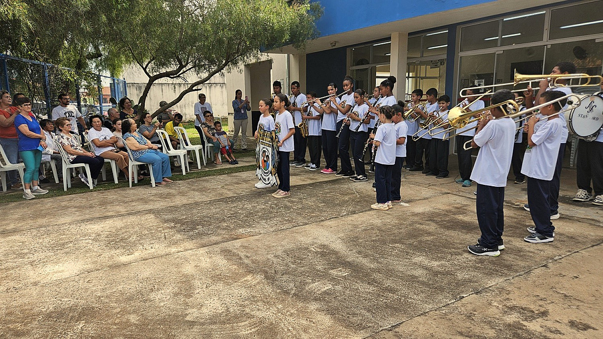 Música e confraternização movimentam tarde no Centro de Convivência do Idoso