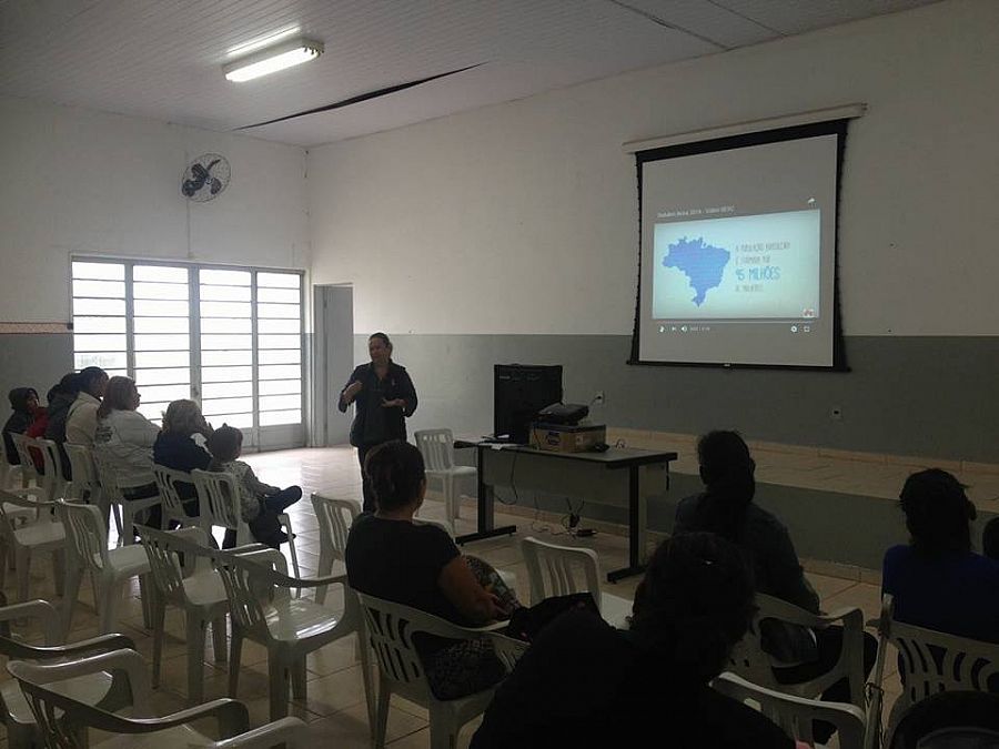 “Outubro Rosa” é tema de encontro no CRAS II
