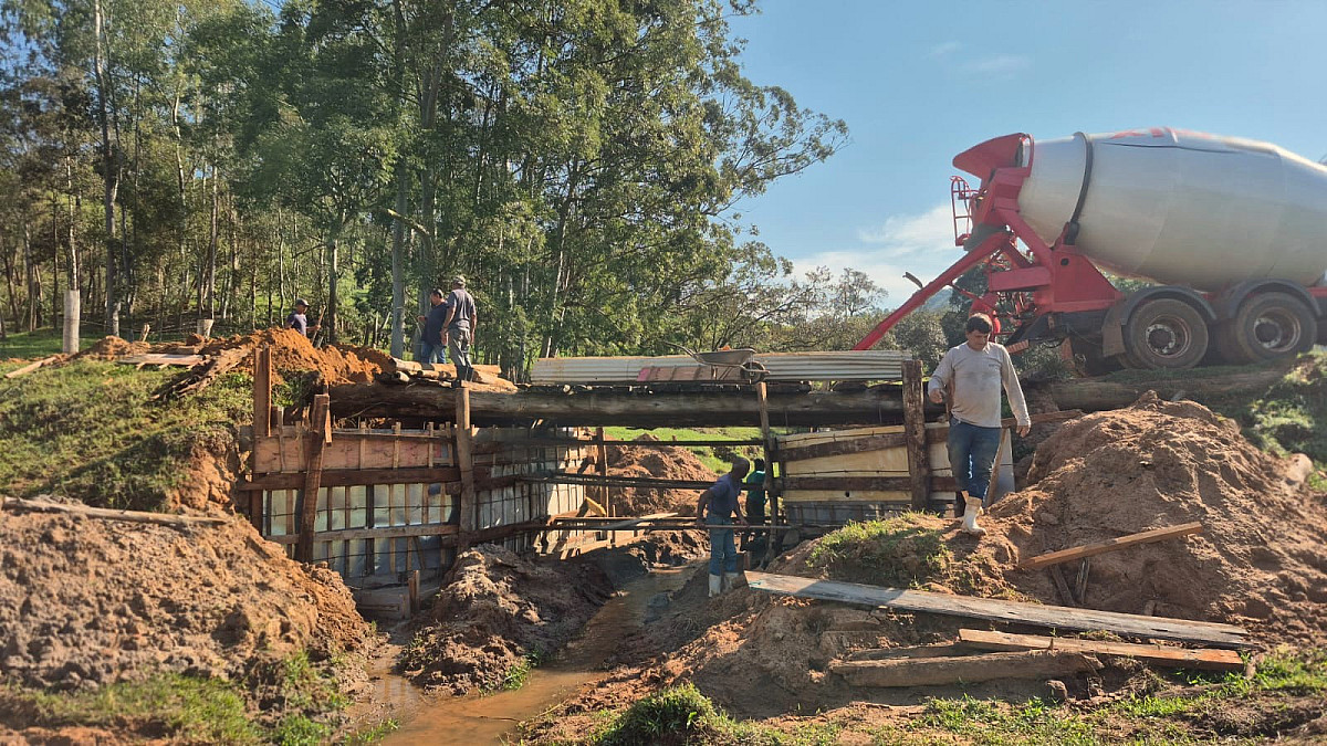 Prefeitura de Avaré realiza melhorias na cabeceira da Ponte da Jacutinga