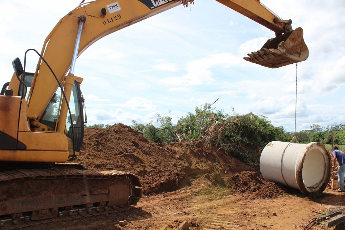 Prefeitura inicia obras de drenagem no Jardim Paineiras Prefeitura inicia obras de drenagem no Jardim Paineiras