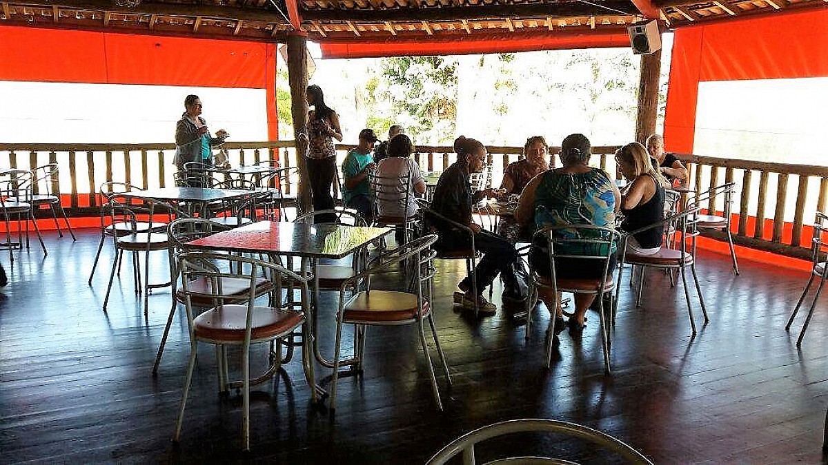 Semads fez passeios no Hotel Ibiquá com famílias assistidas Semads fez passeios no Hotel Ibiquá com famílias assistidas