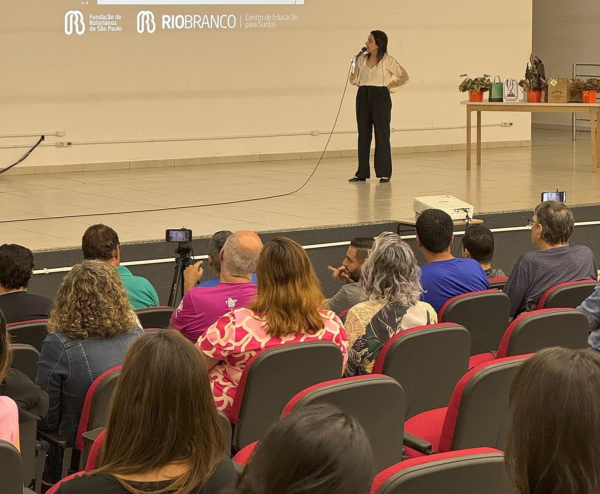 Simpósio sobre surdez reúne cerca de 150 pessoas em Avaré